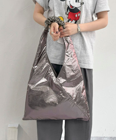 シャーリングメタル三角バッグ