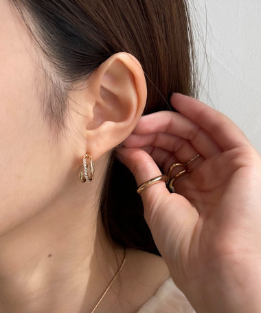 ビジュー付きカーリーピアス