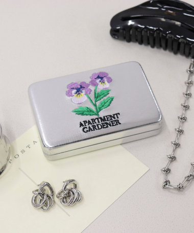 【JOli JOli/ジョリジョリ】刺しゅうスクエアケース