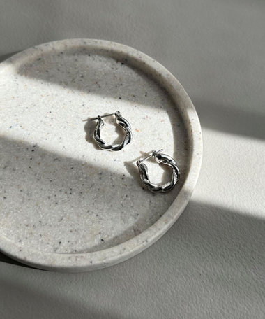 メタルねじりリングピアス