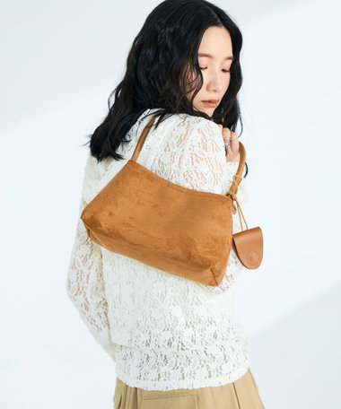 ホルダーチャーム付きワンハンドルバッグ