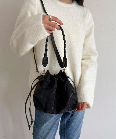 三つ編みハンドル巾着バッグ
