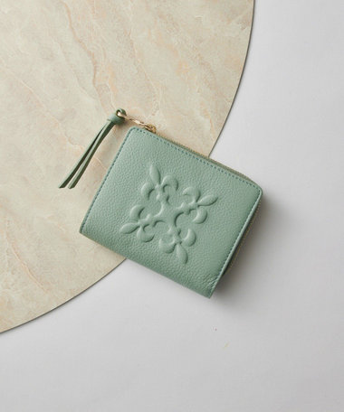 エンボスモノグラムハーフウォレット(SO-437)