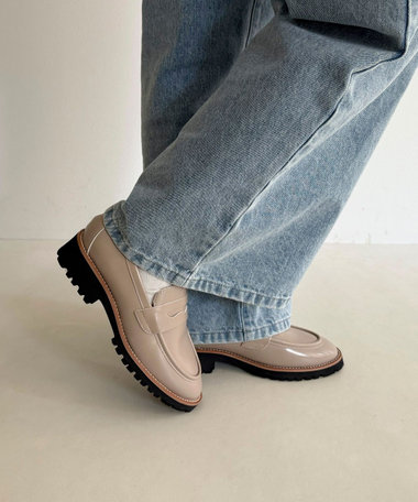 エナメルコインローファー