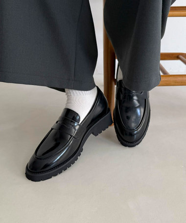 エナメルコインローファー