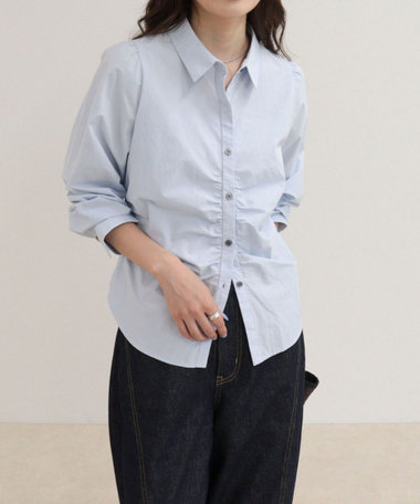 【WEB限定カラーあり】フロントギャザーコンパクトシャツ
