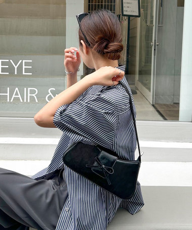 リボンフラップダブルハンドルバッグ