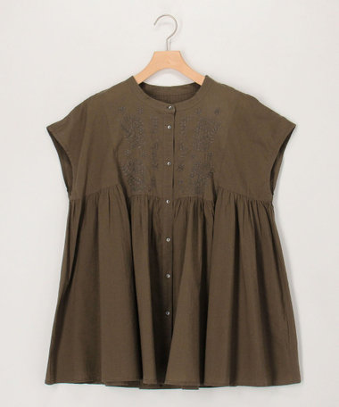 キャンブリック立体刺繍ピンタックブラウス