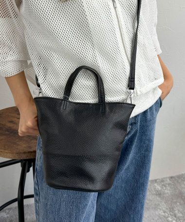 シュリンクレザーバケツトートバック