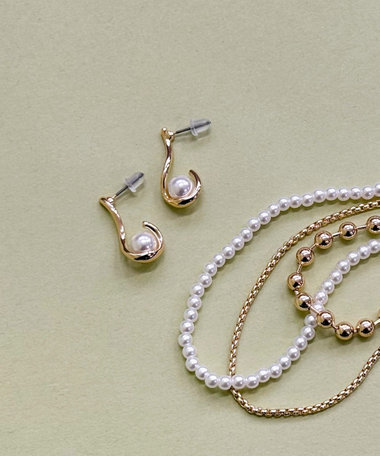 メタルJカールパールピアス