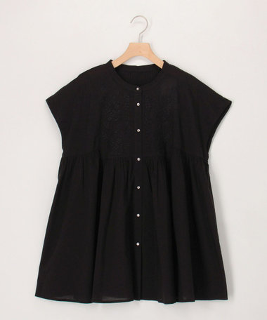 キャンブリック立体刺繍ピンタックブラウス