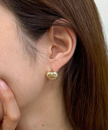 貝ハートピアス