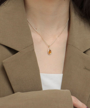 クリアカラードロップネックレス