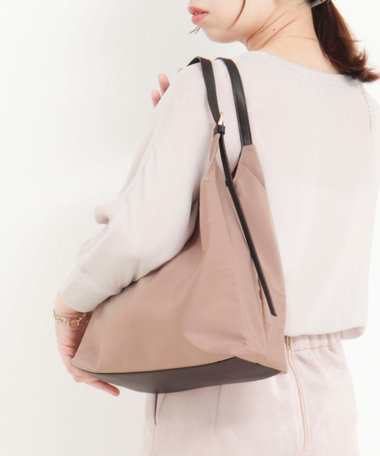 バックルハンドルトートバッグ