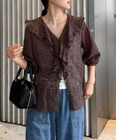 レースフリルカラーブラウス