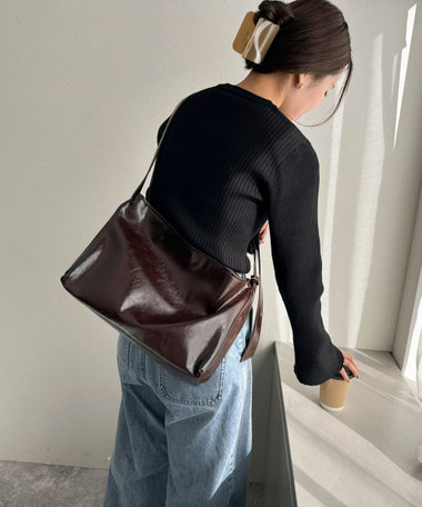フェイクレザービッグショルダーバッグ