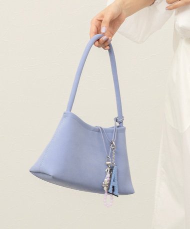 【MAQWEL/マクウェル】ホルダーチャーム付きワンハンドルバッグ