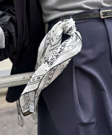 【manipuri/マニプリ】 シルクスカーフ65（バンダナ柄）