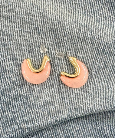 ミルキー樹脂Cカーブピアス