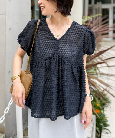 NOLLEY&#39;S - 【新品】ノーリーズ 桐生 花柄ジャガード ペプラムブラウス 日本製 パフスリーブ NOLLEY'S（ノーリーズ）の「KIRYU花柄ジャガードペプラム