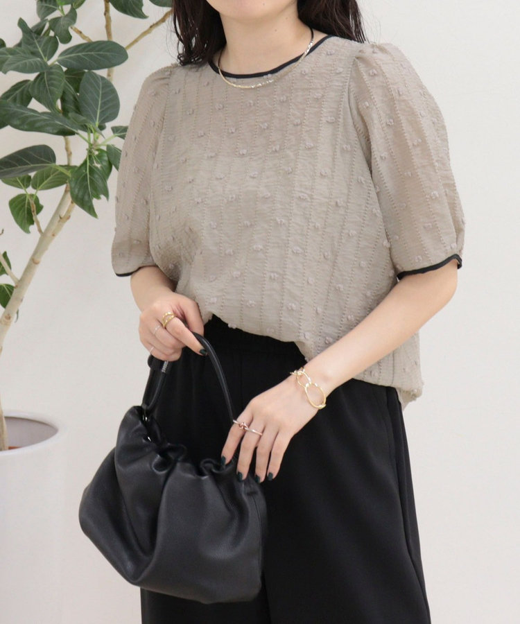 【新色追加】《大人気ブラウスの半袖バージョン》バック釦配色パイピング半袖ブラウス