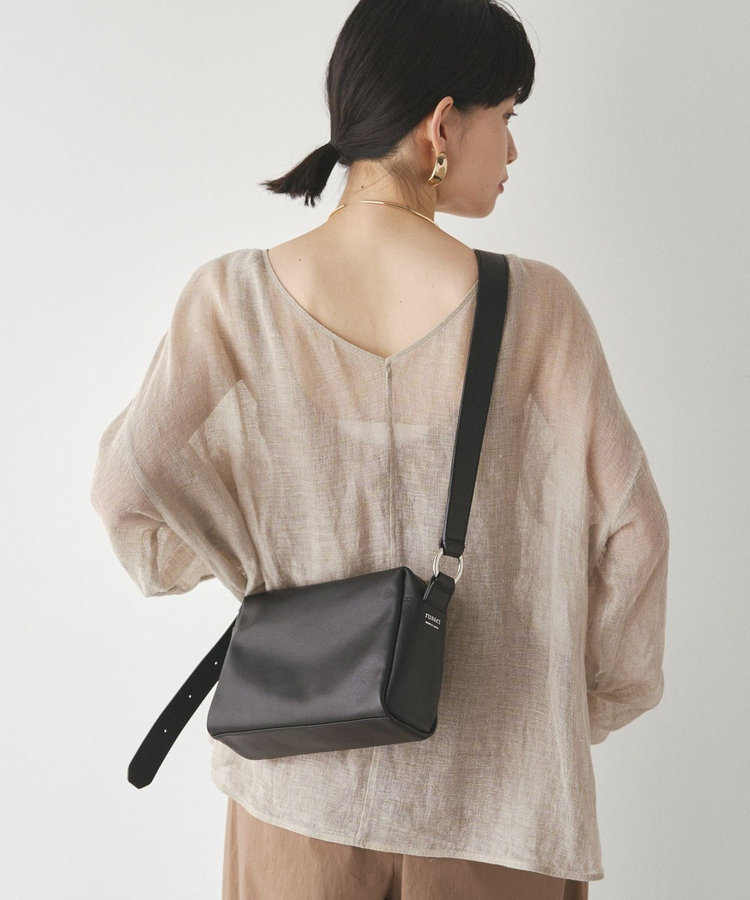 レザースクエアショルダーバッグ(CE-1575)（RUZ1052122A0002）｜russet