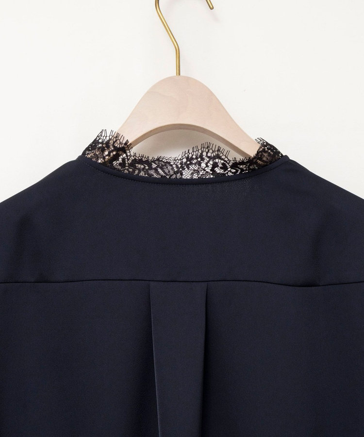 ウォッシャブルレーストリミングVネックブラウス