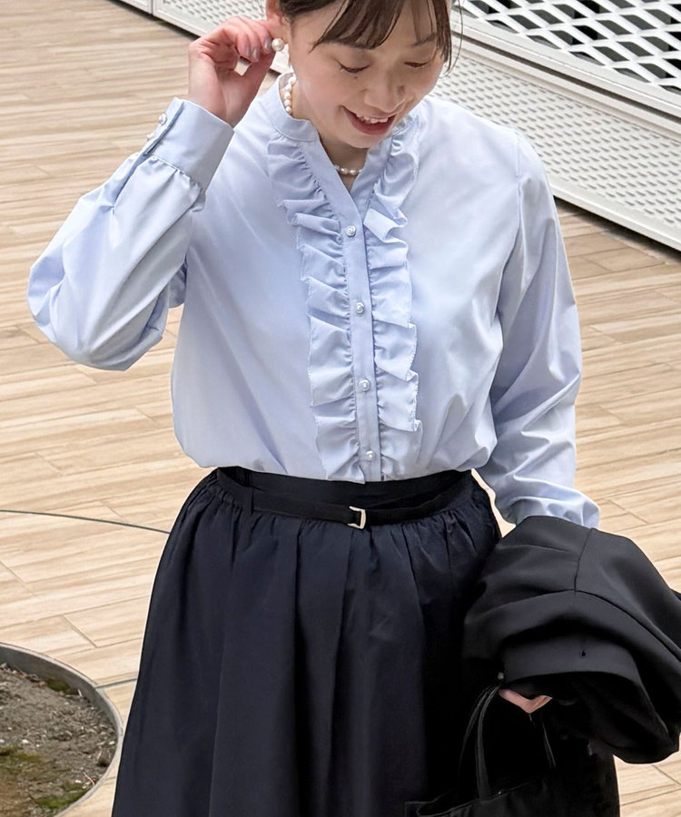 前立てフリルノーカラーブラウス