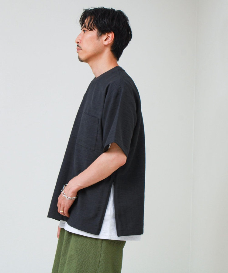 【布帛ライクできれい見え】麻混サイドジップTシャツ