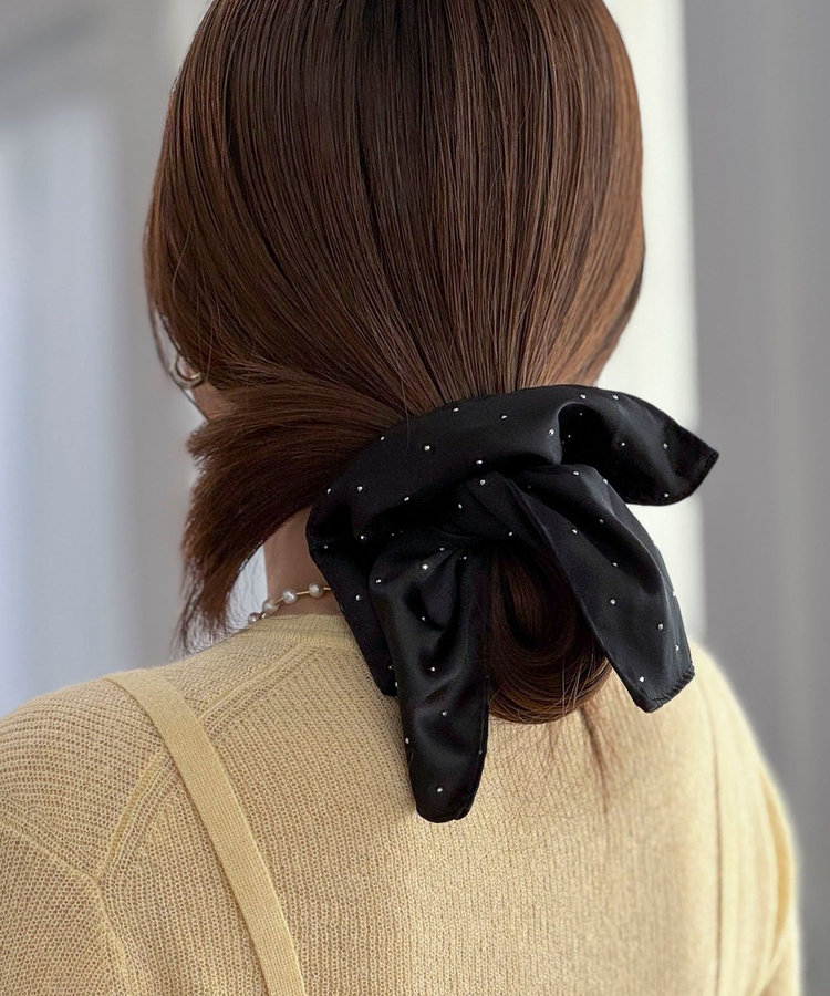 NOLLEYSサテンスクエアキラドットシュシュ