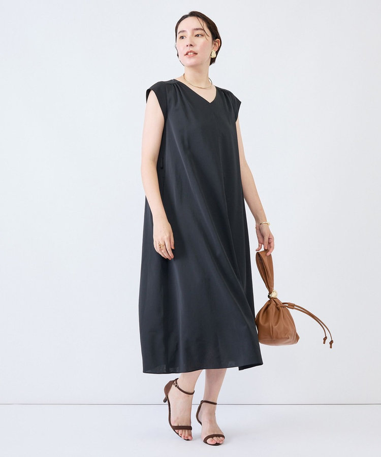 《UVカット》ウォッシャブルVネックギャザーワンピース