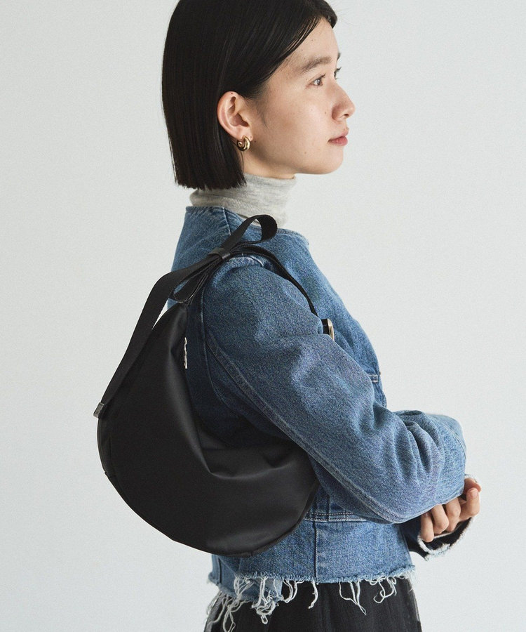 3/4～価格改定》クラウズナイロンラウンドショルダーバッグ