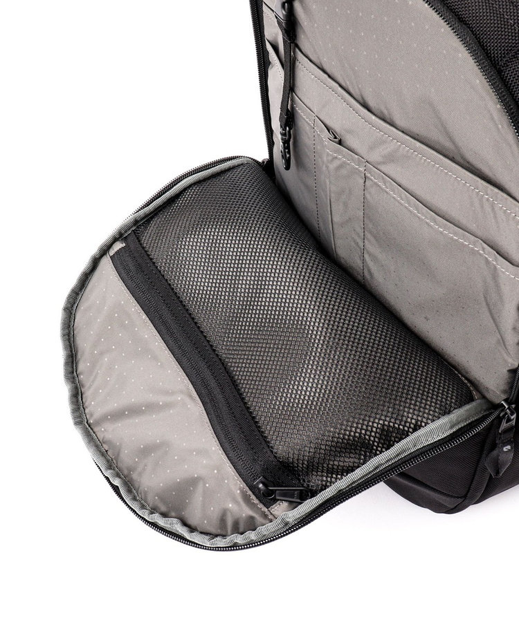 【Incase/インケース】Tracks Backpack 18L
