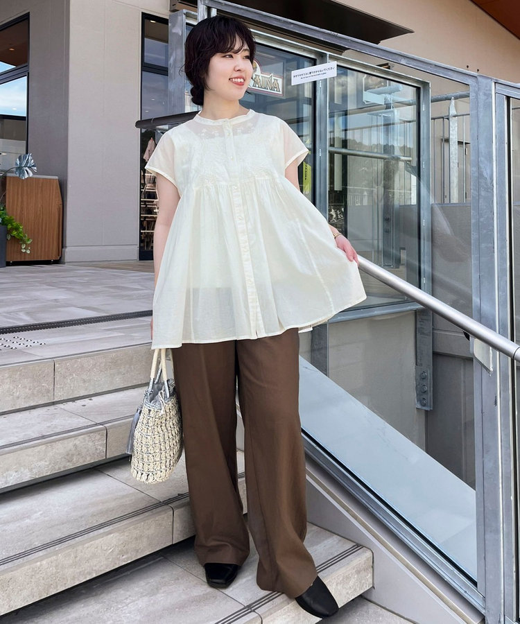キャンブリック立体刺繍ピンタックブラウス