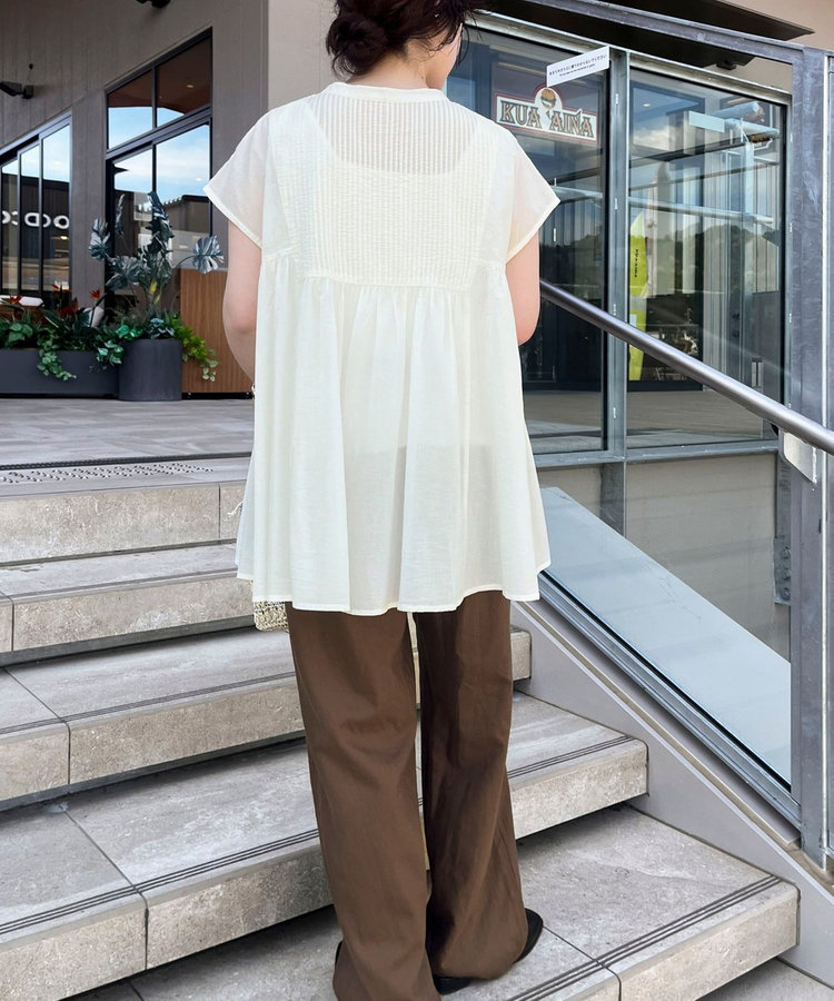 キャンブリック立体刺繍ピンタックブラウス