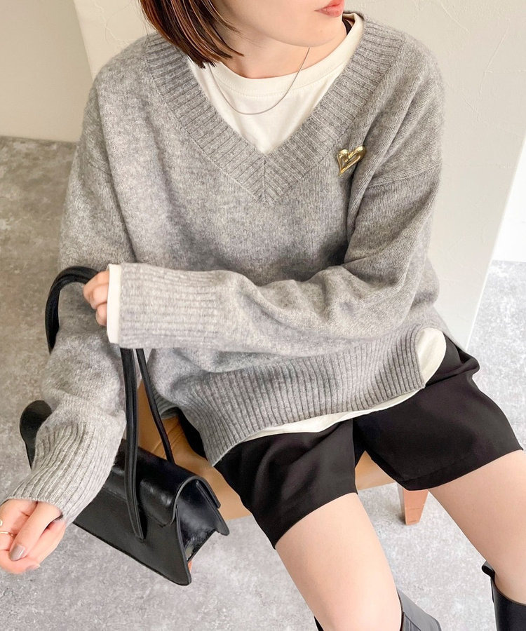 CASHMILE WOOL Vネックプルオーバー（ブローチ付き）（4-0021-6-22-002）｜fredy emue(フレディ  エミュ）｜women（WOMEN）｜NOLLEY'S MALL（ノーリーズ モール）