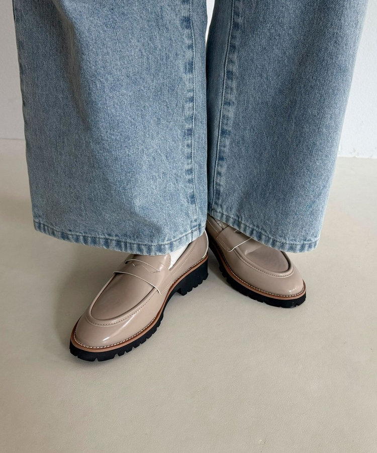 エナメルコインローファー
