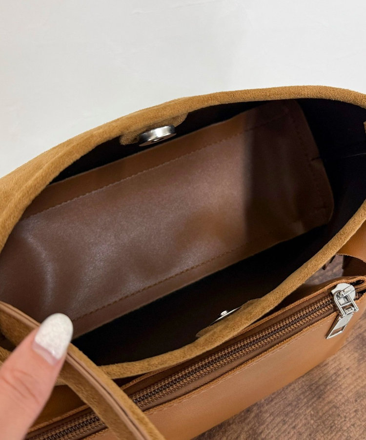 【WEB限定 GW SPECIAL PRICE】ホルダーチャーム付きワンハンドルバッグ