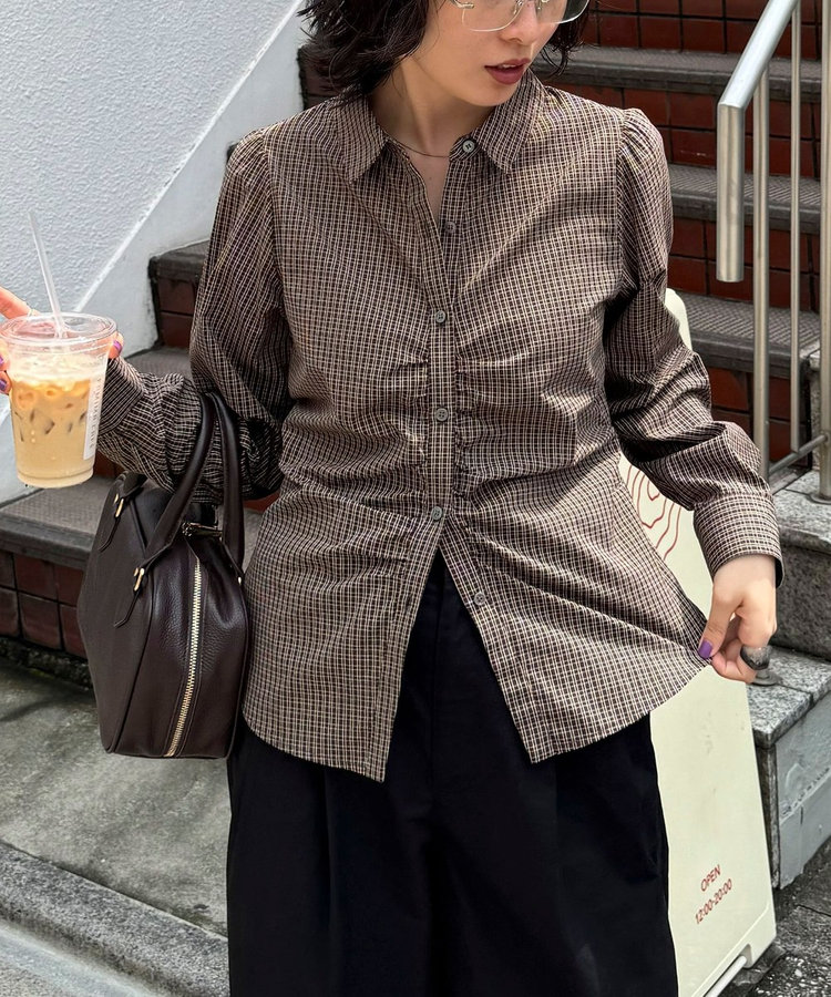 【WEB限定カラーあり】フロントギャザーコンパクトシャツ