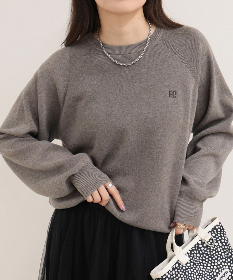 FR刺しゅうドロストスウェットニット