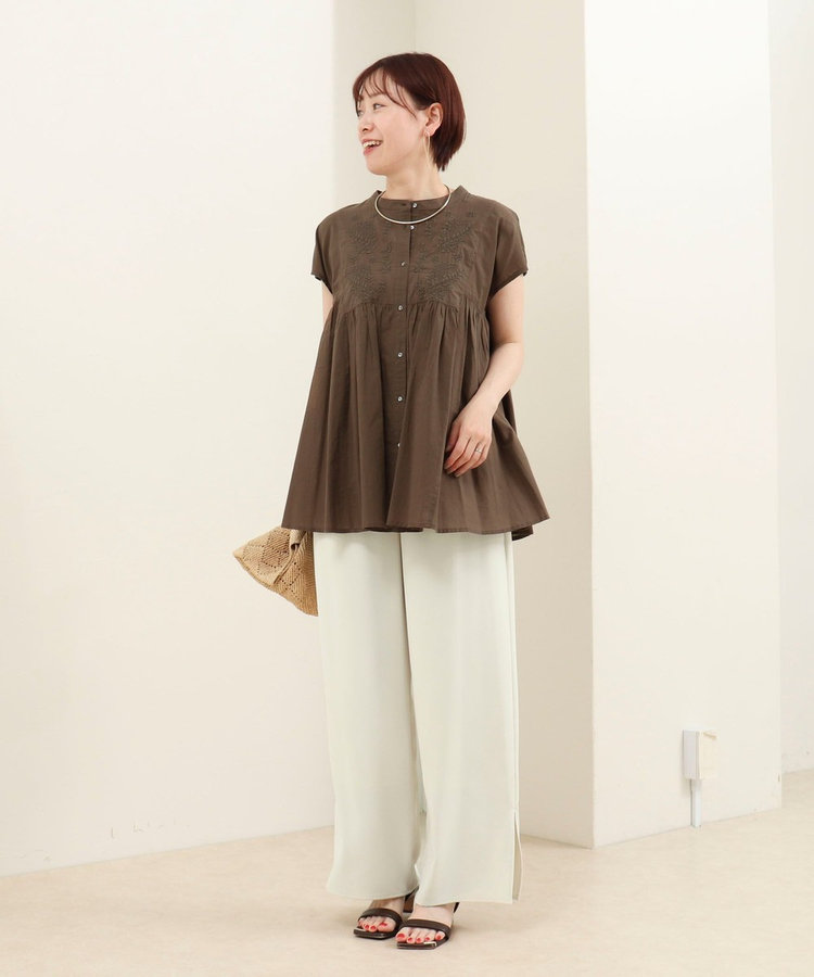 キャンブリック立体刺繍ピンタックブラウス