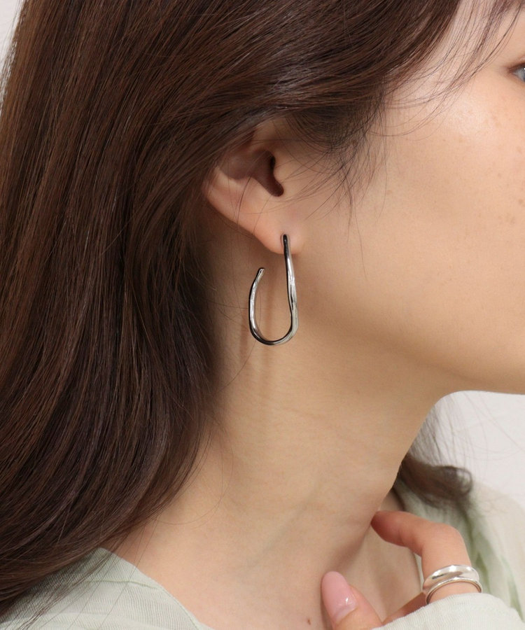 ニュアンスJラインピアス