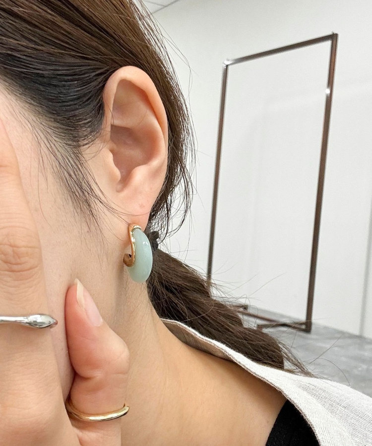 ミルキー樹脂Cカーブピアス